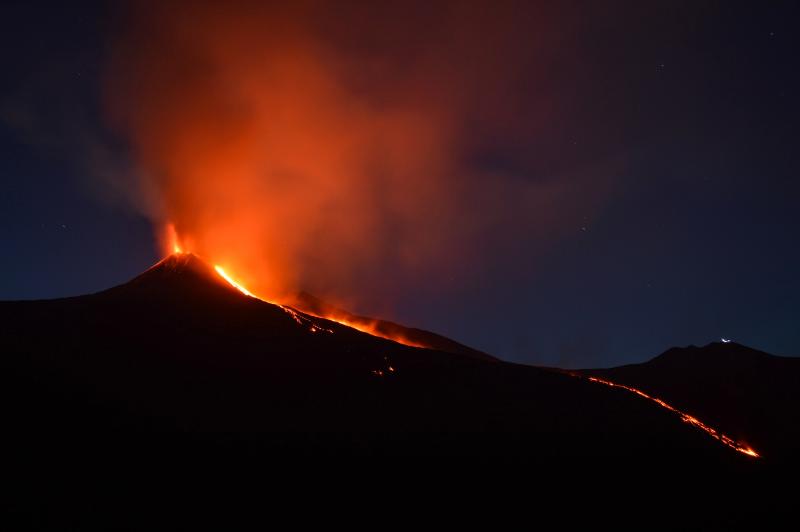 L'Etna, lo spettacolo che incute timore
