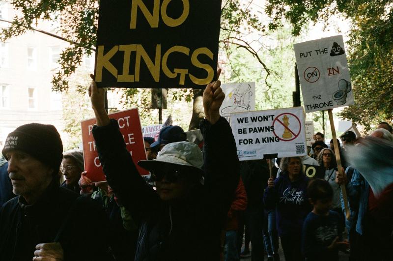“No Kings”, origini e significato del movimento contro i re e le loro guerre