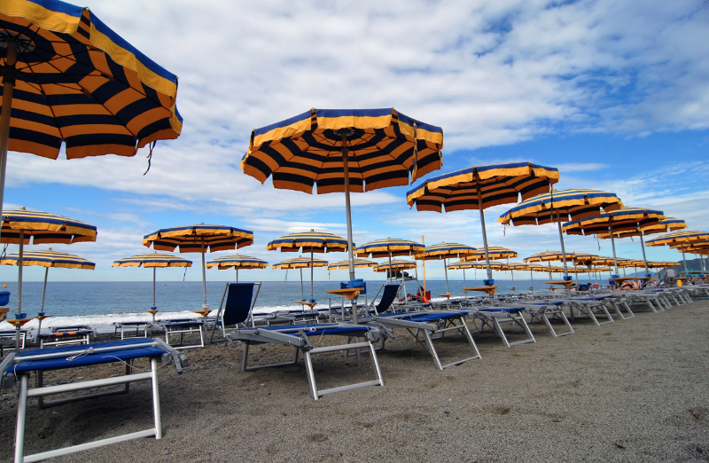 Spiagge di tutti o di nessuno? La situazione in Italia