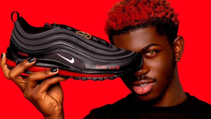 Nuove Nike Air Max 97s : le “scarpe di Satana”