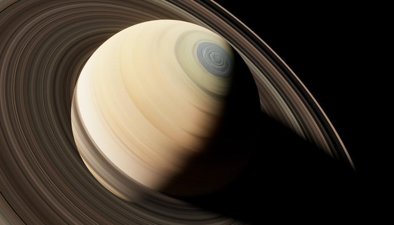 Occhi puntati verso il cielo: Saturno super brillante