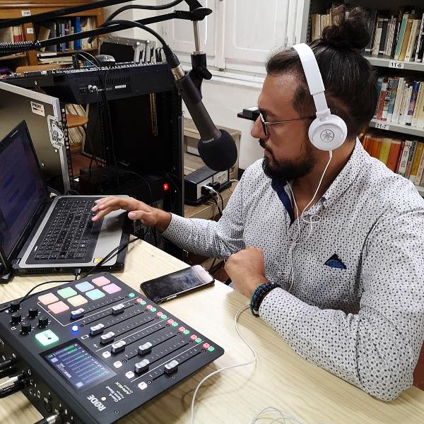 Radio, filo invisibile di passione