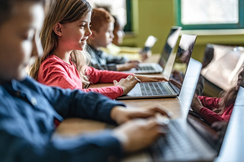 Una fascia EEG per rilevare l'attenzione: così la Cina aveva introdotto l'Intelligenza Artificiale a scuola