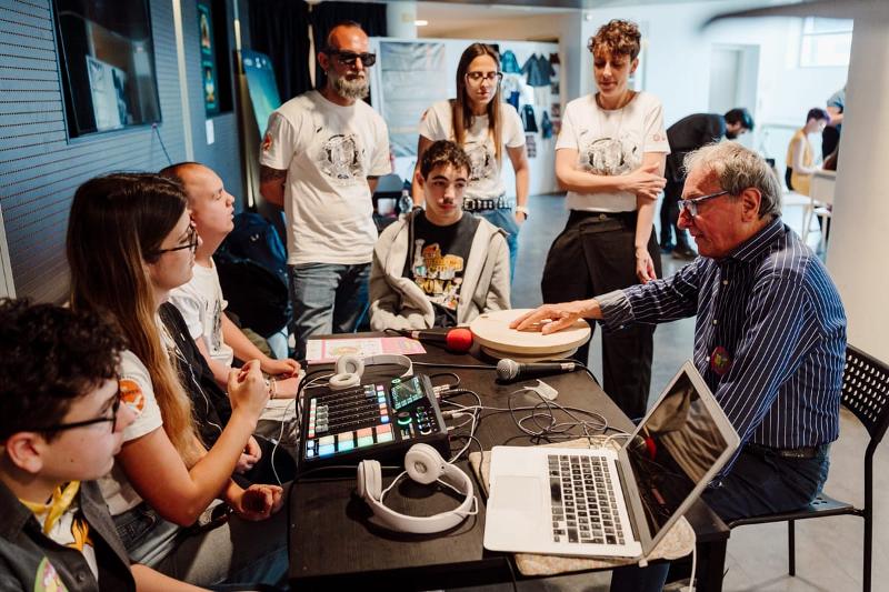 Jolly Roger e la radio inclusiva verso l’ultima puntata 