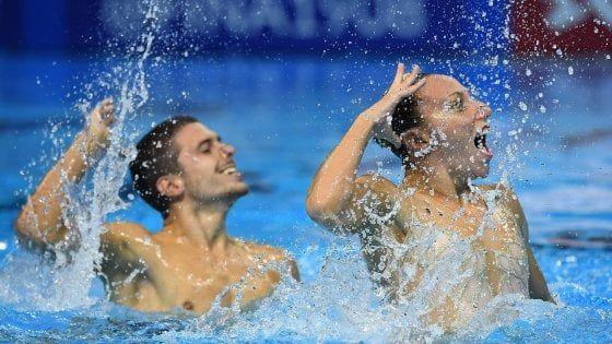 Nuoto sincronizzato: tecnica, discipline, trucco e parrucco per donne e... uomini!