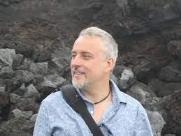 Roberto Latella, "Navigare tra le storie". Metodologie narrative, metafore e relazione educativa