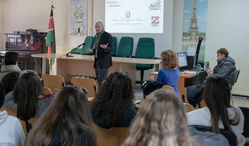 A scuola per imparare il rispetto e la parità di genere 