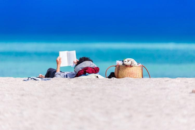 Libri per l'estate: il lavoro del lettore in vacanza