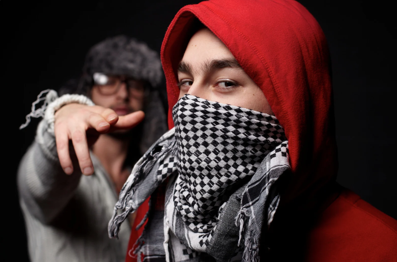 Dalle proteste degli anni 90 a quelle delle banlieue: solo la trap italiana tace