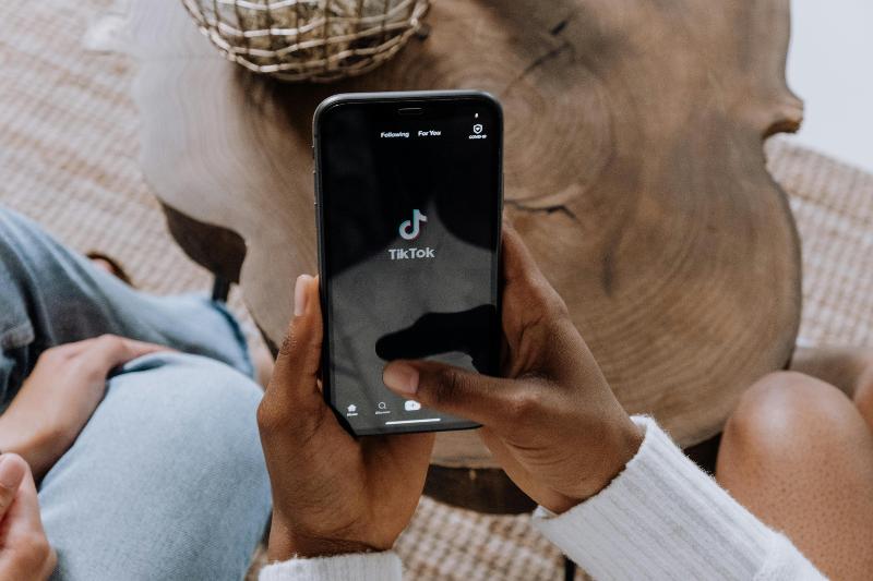 Generazione TikTok: tra meme, disinformazione e informazione