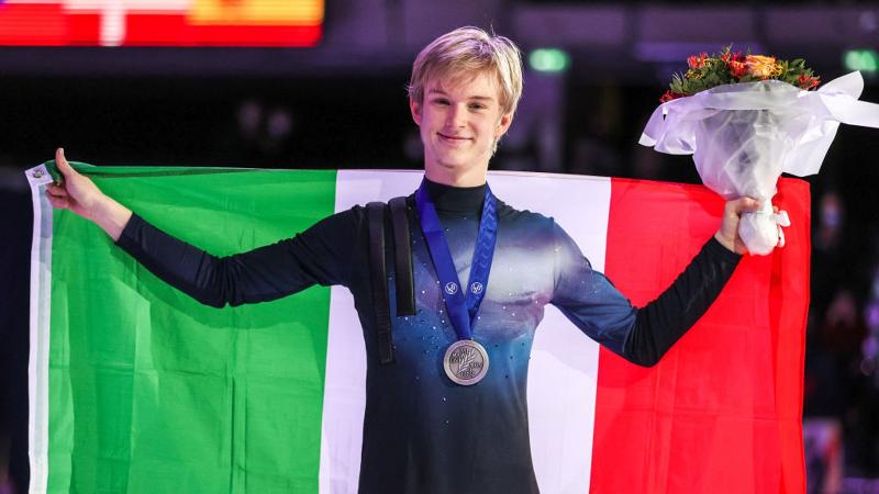 Pattinaggio su ghiaccio, l'Italia fa argento con Grassl