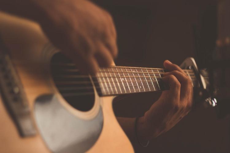 Quarantena, la chitarra mi ha salvato