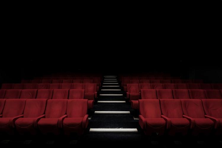 Cinema e tv, come sono state cambiate dal Covid